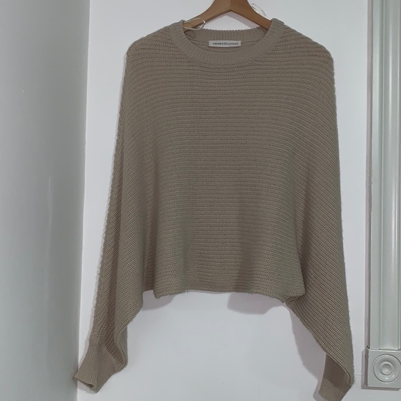 Cropped Ribbed Dolman Bat Sleeve Sweater - Picture 7 of 8
